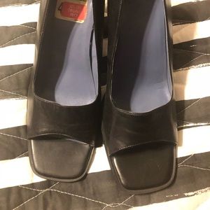 Ann Klein peep toe block heel